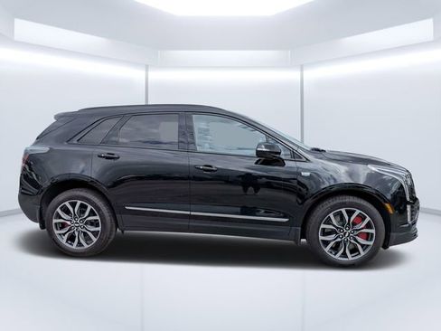 Used 2023 Cadillac XT5 Sportv w/ Technology Package AWD/4WD image 2