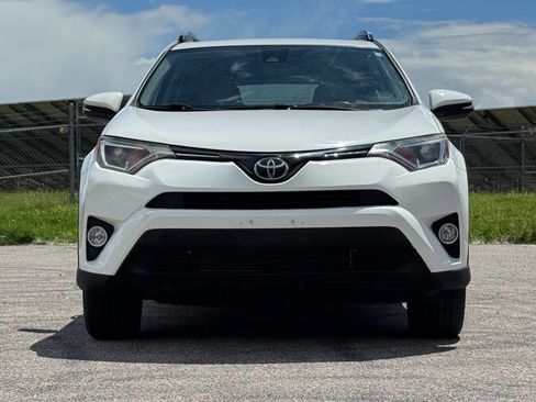 Used 2018 Toyota RAV4 XLE AWD/4WD image 8