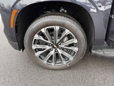 New 2025 Chevrolet Suburban High Country image 10