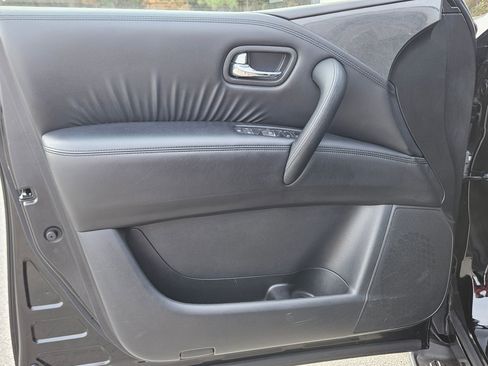 Used 2023 Nissan Armada SV image 17