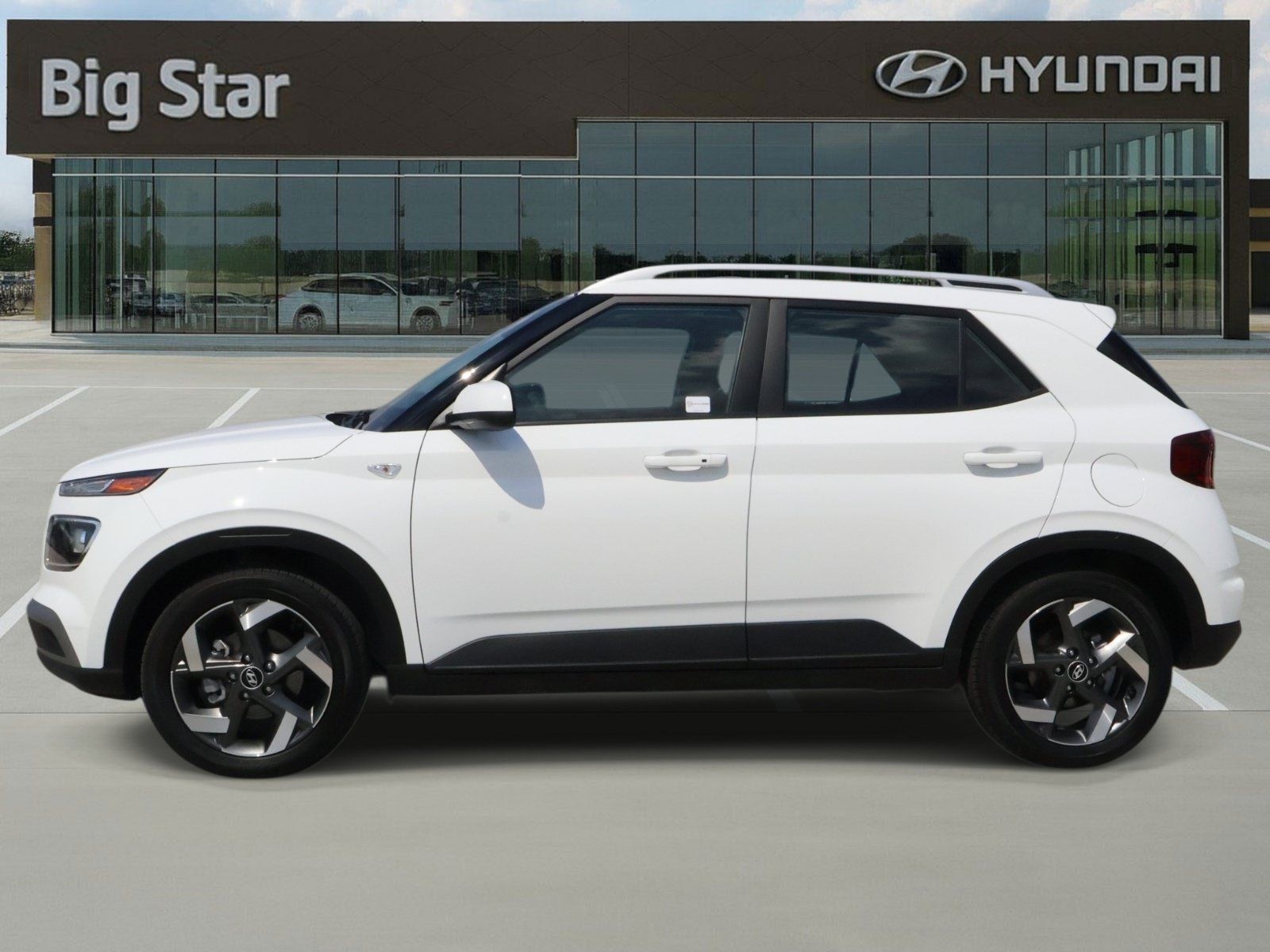 Used 2026 Hyundai Venue SEL FWD image 2