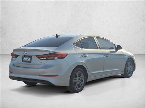 Used 2017 Hyundai Elantra SE FWD image 5