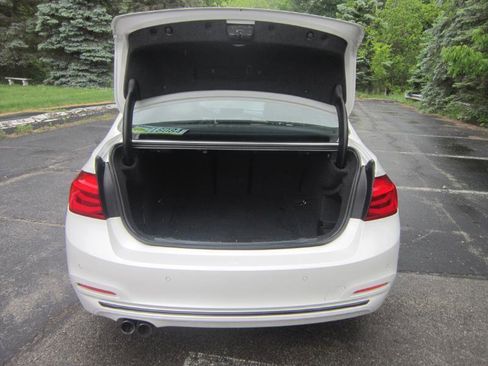 Used 2017 BMW 330i xDrive Sedan AWD/4WD image 31