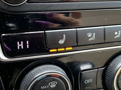 Used 2018 Volkswagen Passat 2.0T SE image 27