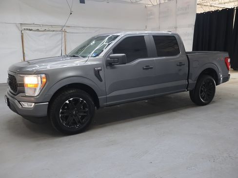 Used 2022 Ford F150 XL w/ STX Appearance Package RWD image 4