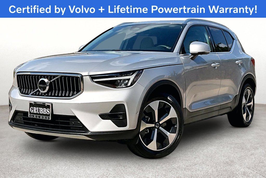 Used 2024 Volvo XC40 B5 Plus AWD/4WD image 15