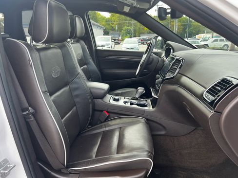 Used 2019 Jeep Grand Cherokee Overland image 23