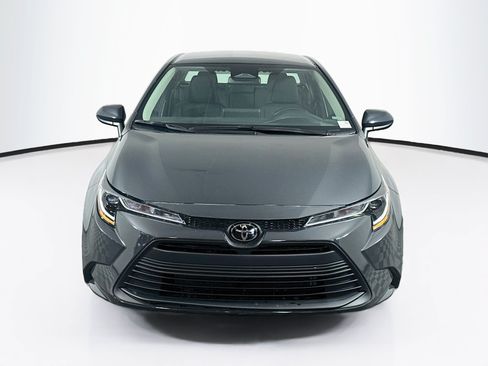 Used 2025 Toyota Corolla LE FWD image 2
