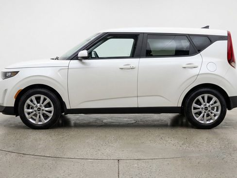 Used 2025 Kia Soul LX w/ LX Technology Package FWD image 5