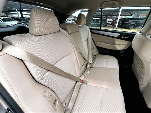 Used 2015 Subaru Outback 2.5i Premium image 16