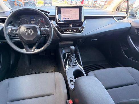 Used 2025 Toyota Corolla LE w/ Convenience Package FWD image 18