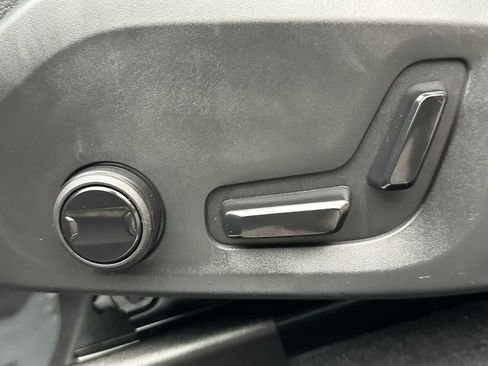 Used 2025 Volvo XC60 B5 Core w/ Protection Package Premier image 22