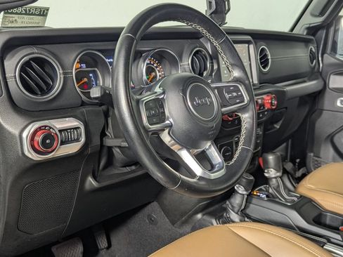 Used 2021 Jeep Wrangler Unlimited Sahara AWD/4WD image 11