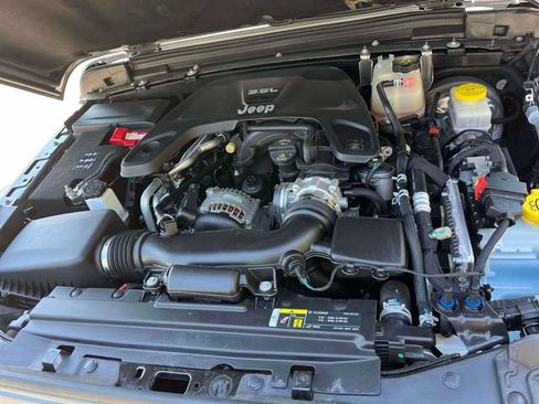 Used 2020 Jeep Wrangler Sport AWD/4WD image 13