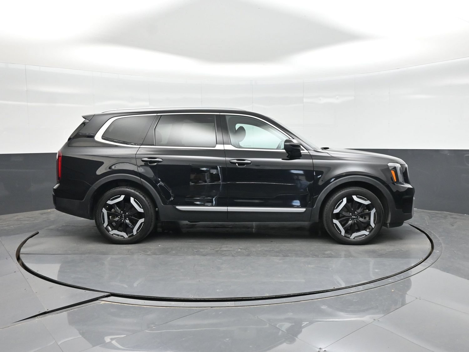 Used 2024 Kia Telluride S w/ S Sunroof Package FWD image 18