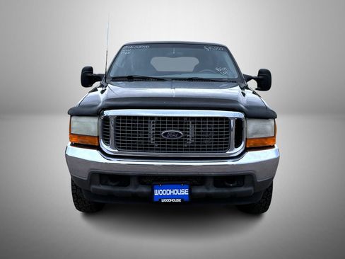 Used 2001 Ford Excursion XLT AWD/4WD image 2