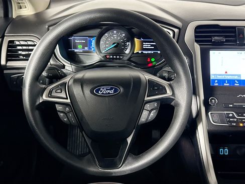 Used 2020 Ford Fusion SE FWD image 21