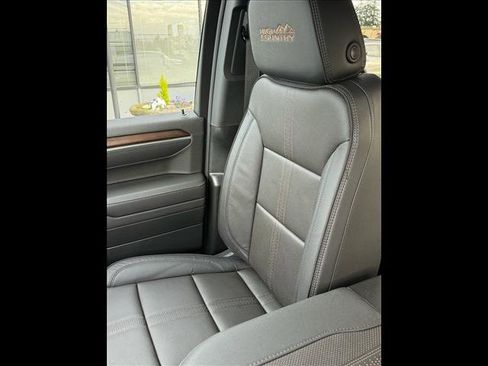 Used 2024 Chevrolet Silverado 1500 High Country AWD/4WD image 17