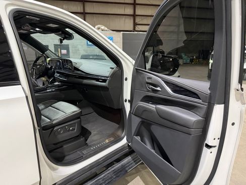 Used 2021 Cadillac Escalade ESV Sport w/ Driver Assist Tech Package AWD/4WD image 25