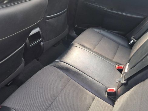 Used 2016 Toyota Camry SE image 3