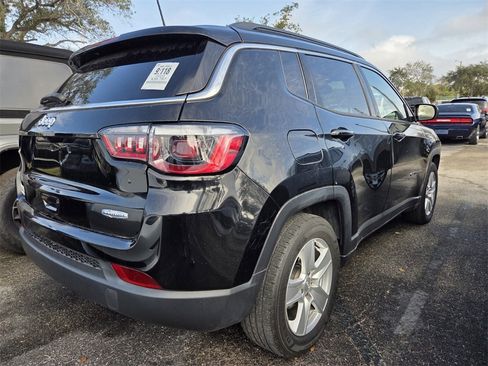 Used 2022 Jeep Compass Latitude image 5