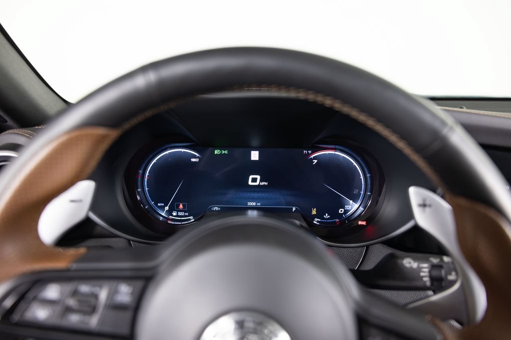 Used 2025 Alfa Romeo Giulia AWD w/ Driving Assist Package image 27