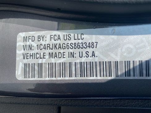 Used 2025 Jeep Grand Cherokee L Altitude AWD/4WD image 33