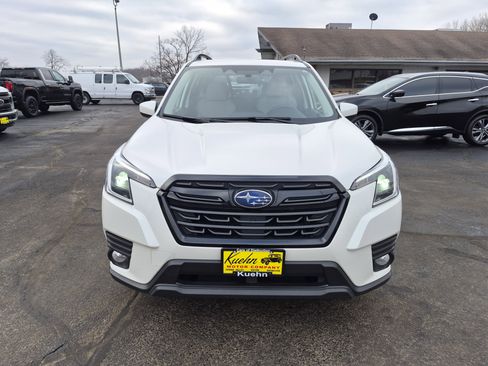 Used 2022 Subaru Forester Premium image 3