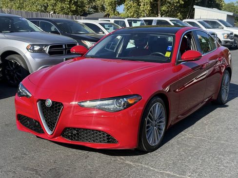 Used 2017 Alfa Romeo Giulia Ti w/ TI Lusso Package RWD image 3