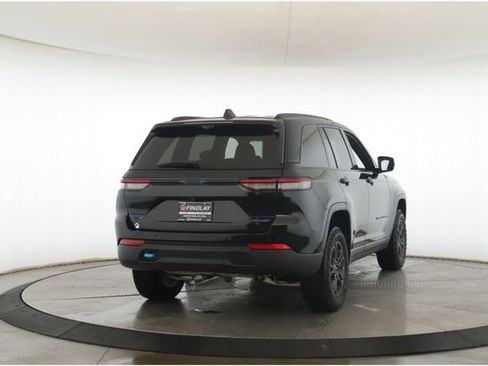 Used 2025 Jeep Grand Cherokee Trailhawk w/ Advanced Protech Group II image 7