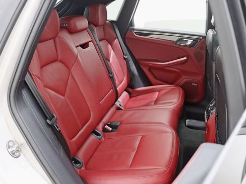 Used 2023 Porsche Macan GTS image 31