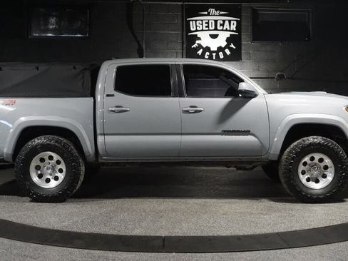 Used 2019 Toyota Tacoma SR5 AWD/4WD image 7