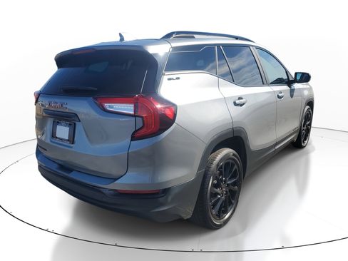 Used 2023 GMC Terrain SLE w/ Driver Convenience Package image 3