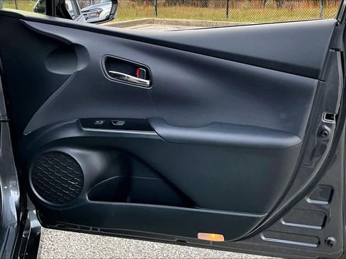 Used 2019 Toyota Prius LE image 22