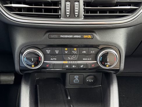 Used 2022 Ford Escape Titanium w/ Titanium Premium Package image 29