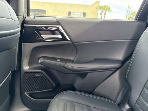 New 2026 Mitsubishi Outlander SE FWD image 15