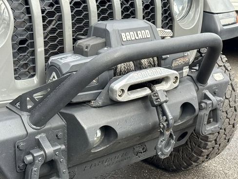 Used 2021 Jeep Gladiator Sport image 29