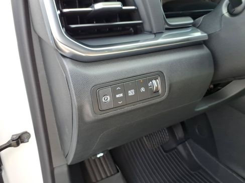 New 2027 GMC Terrain Elevation w/ Elevation Premium Package FWD image 9