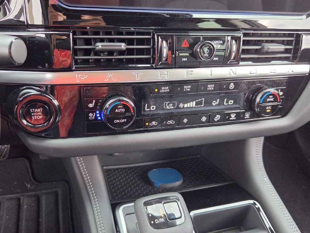 New 2026 Nissan Pathfinder Platinum w/ Accent Package FWD image 23
