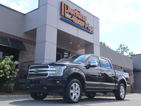 Used 2018 Ford F150 Platinum w/ Equipment Group 701A Luxury AWD/4WD image 34