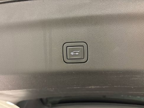 Used 2024 Cadillac Escalade Sport image 21