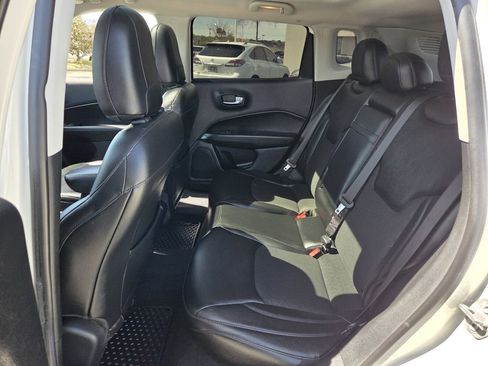 Used 2018 Jeep Compass Latitude w/ Popular Equipment Group AWD/4WD image 6