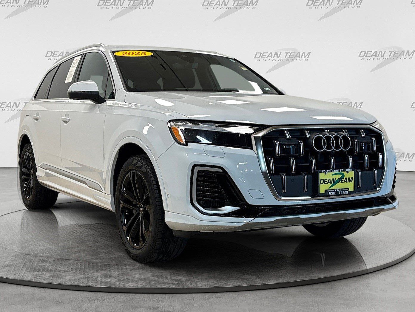 Used 2025 Audi Q7 3.0T Premium Plus AWD/4WD image 3