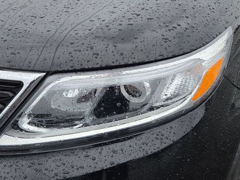 Used 2015 Kia Sorento LX AWD/4WD image 10