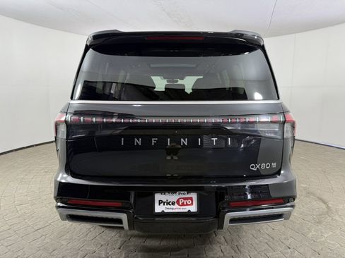 Used 2025 INFINITI QX80 Sensory AWD/4WD image 6