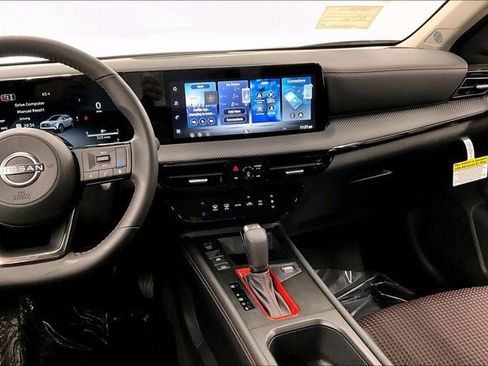 New 2026 Nissan Kicks SR AWD/4WD image 8
