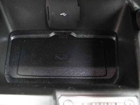 Used 2023 Ford Bronco Wildtrak image 29