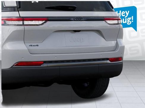 New 2026 Jeep Grand Cherokee Altitude image 13