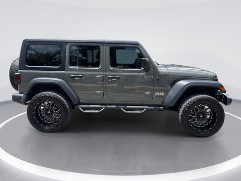Used 2018 Jeep Wrangler Unlimited Sport AWD/4WD image 9