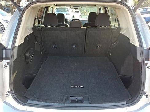Used 2024 Nissan Rogue SV image 29